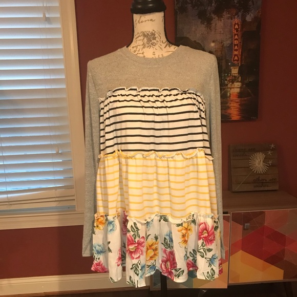 1 left ♥️ Floral print top - Picture 5 of 6